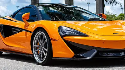 Ile kosztuje McLaren w dolarach? Ceny i modele 2025