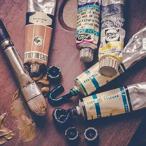 Czym pomalować drewno, by było widać słoje? Sprawdzone metod