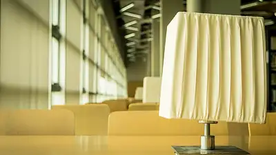 Ile lumenów powinna mieć lampka na biurko? Praktyczny poradn