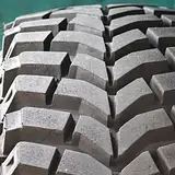 Jak rozpoznać bieżnik opony | Poradnik