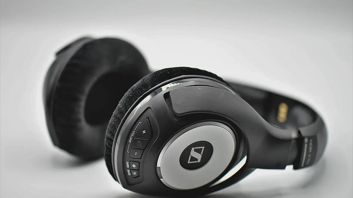 Słuchawki nauszne Bluetooth – najlepsze modele i porady 2025